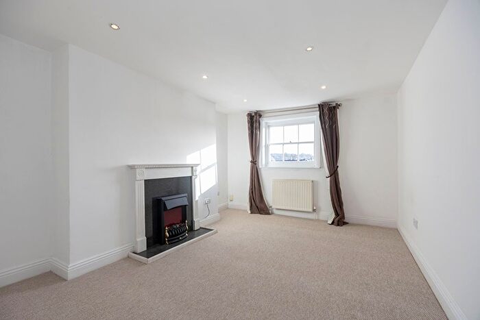 2 Bedroom Flat To Rent In Grosvenor Street, Cheltenham, GL52