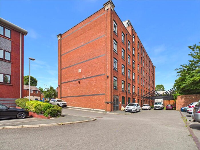 2 Bedroom Apartment For Sale In Mossley Road, Ashton-under-Lyne, Greater Manchester, OL6