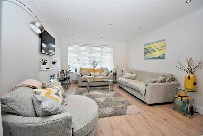 3 Bedroom Semi-Detached House To Rent In St. Johns Road, Sidcup, DA14