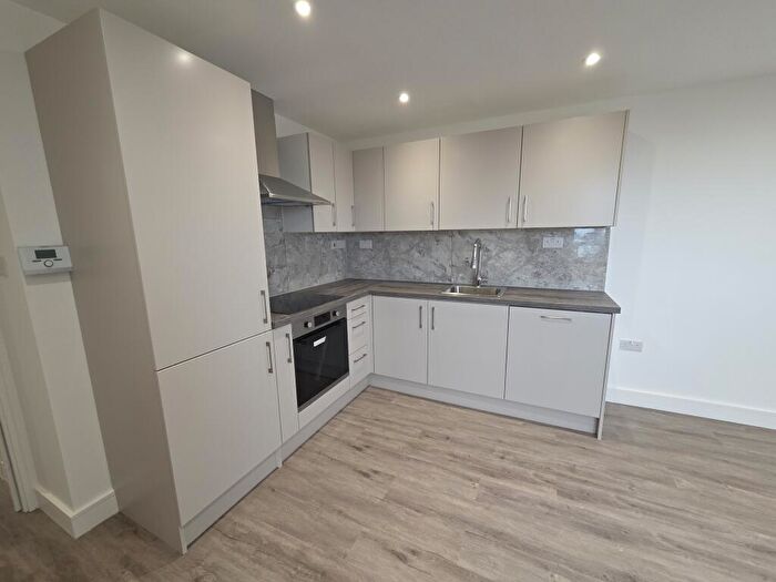 2 Bedroom Apartment To Rent In Russell Rise, Luton, LU1