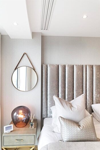 2 Bedroom Apartment To Rent In Arena Tower, Crossharbour Plaza, Canary Wharf, London, E14