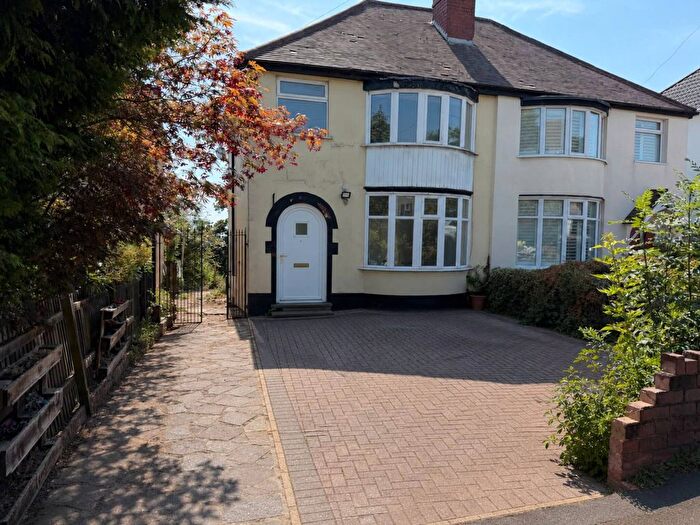 3 Bedroom Semi-Detached House To Rent In Tansley Hill Road, Dudley, DY2