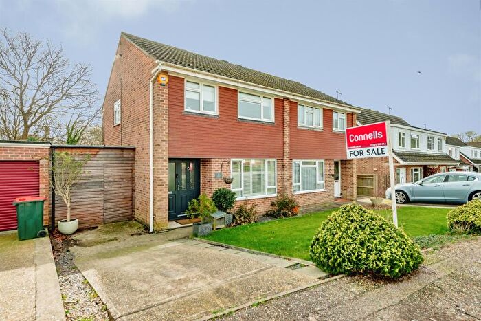 3 Bedroom Semi-Detached House For Sale In Woburn Road, Crawley, RH11