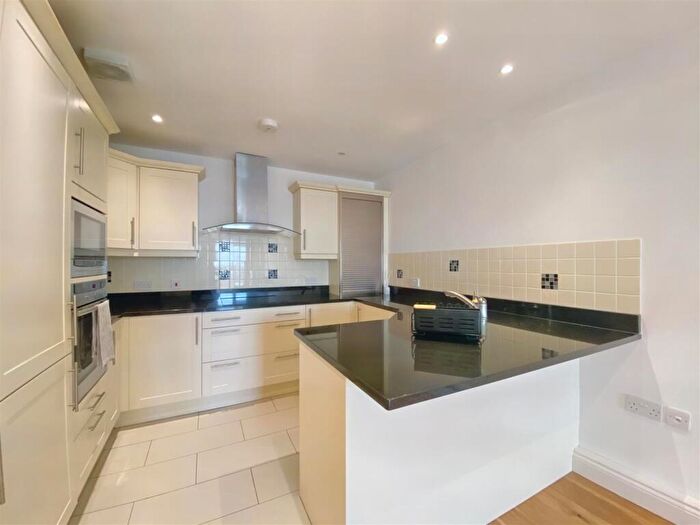 2 Bedroom Apartment For Sale In Upper Frog Street, Tenby, SA70