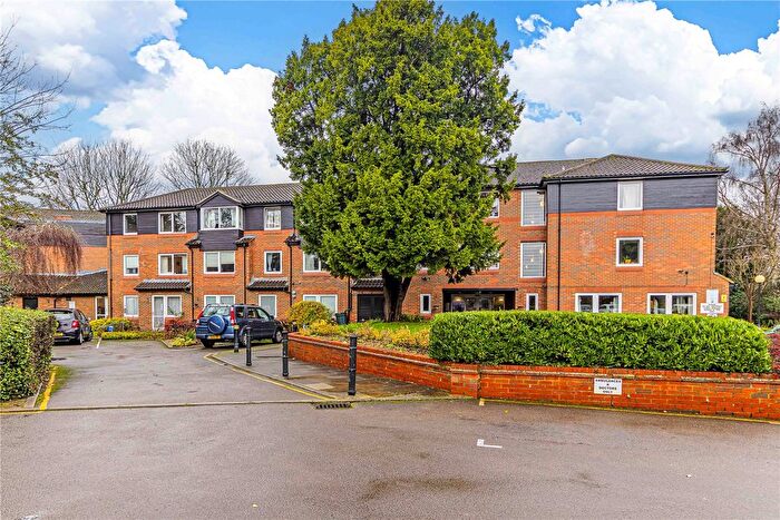 1 Bedroom Flat For Sale In Elstree Road, Bushey Heath, Hertfordshire, WD23