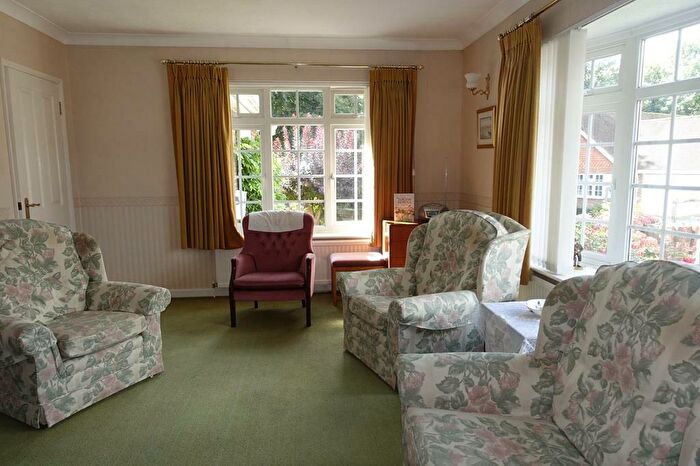 2 Bedroom Bungalow For Sale In The Chase, Findon, BN14