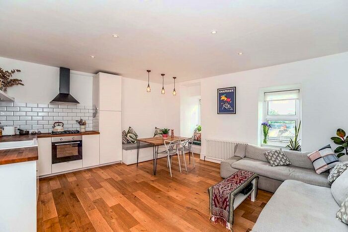 1 Bedroom Flat To Rent In New Cross Road, London, SE14