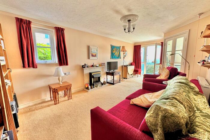 2 Bedroom Flat For Sale In De Moulham Road, Swanage, BH19