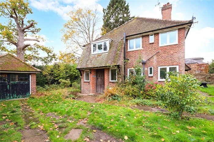 4 Bedroom Detached House For Sale In Pond Piece, Oxshott, Leatherhead, Surrey, KT22