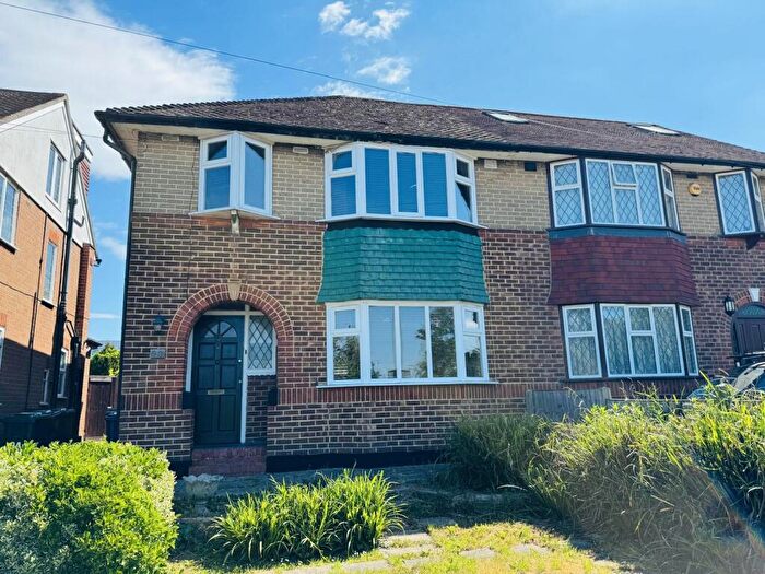 4 Bedroom Semi Detached House For Sale In Kenilworth Road, HA8