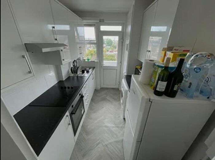 2 Bedroom Flat To Rent In , Acton, London, N9