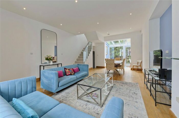 3 Bedroom Detached House To Rent In Addison Avenue, Holland Park, London, W11