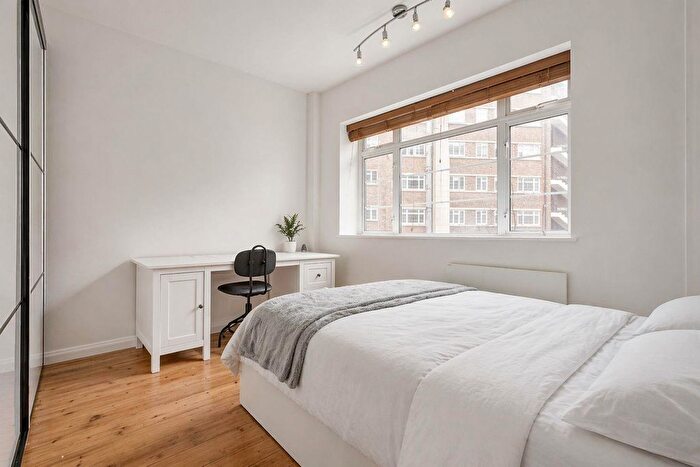 3 Bedroom Flat To Rent In Edith Villas, London, W14
