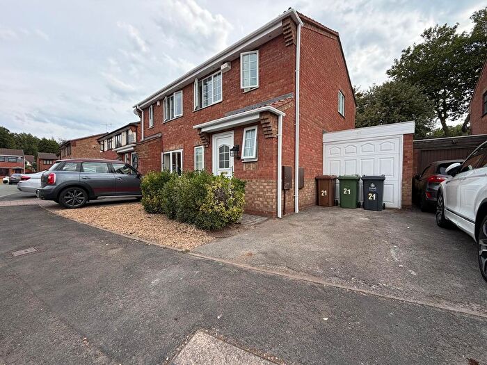 3 Bedroom Property To Rent In Memory Lane, Darlaston, Wednesbury, WS10