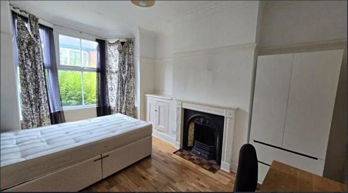 4 Bedroom Terraced House To Rent In Lorne Road, Leicester, LE2