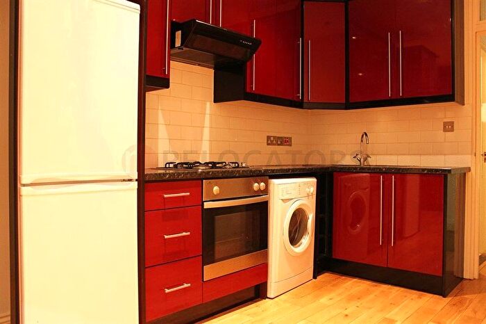 2 Bedroom Flat To Rent In Bethnal Green Road, London, E2