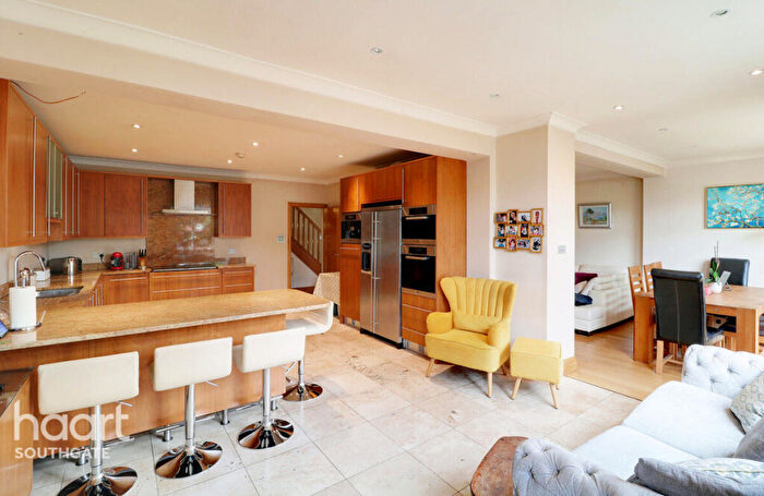 5 Bedroom Semi-Detached House For Sale In Leys Gardens, Barnet, EN4