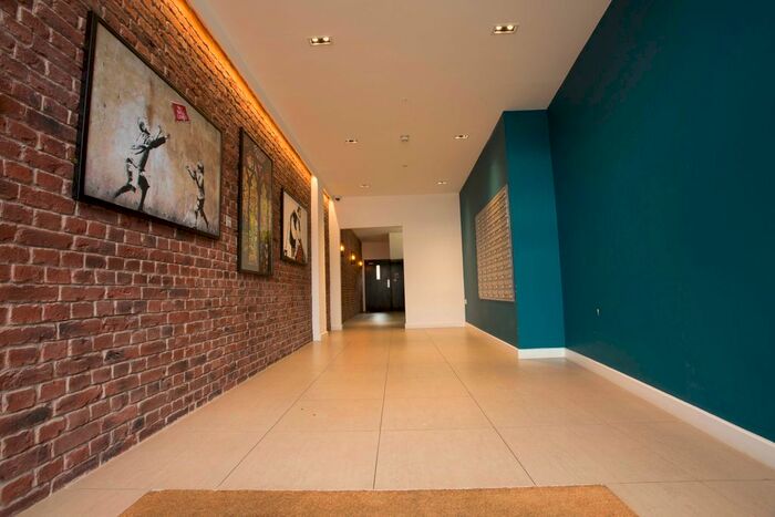 Studio To Rent In The Parade, High Street, Watford, WD17