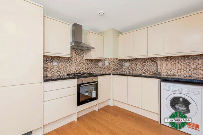 1 Bedroom Flat To Rent In Cameron Road, Seven Kings, IG3
