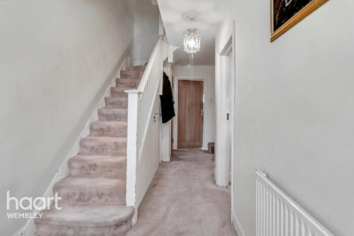 4 Bedroom Terraced House For Sale In Neasden, NW2