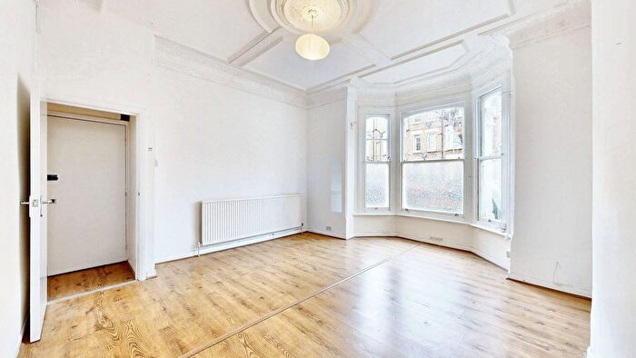 3 Bedroom Flat To Rent In Buckley Road, London, NW6