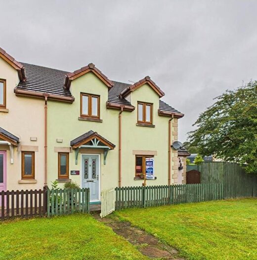 3 Bedroom Semi-detached House For Sale In Clos Albion, Llandeilo, SA19