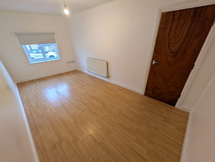 1 Bedroom Flat To Rent In Main Street, Shirebrook, NG20