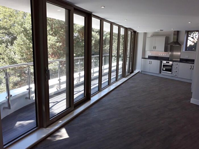 2 Bedroom Flat To Rent In St. Peters Road, Bournemouth, Dorset, BH1