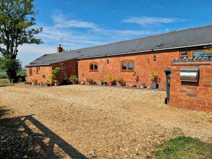 3 Bedroom Barn Conversion To Rent In Welford Road, Lutterworth, LE17