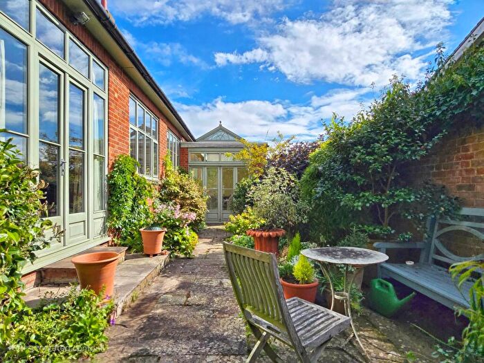 3 Bedroom Detached House For Sale In Claridges Lane, Ampthill, Bedfordshire, MK45