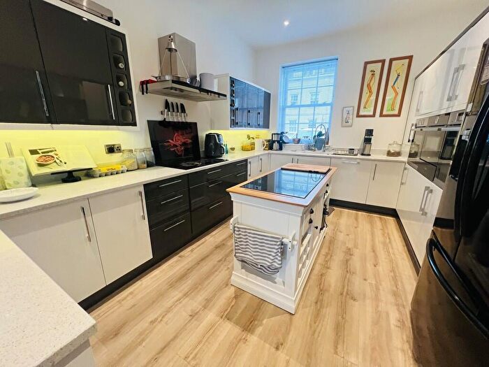 5 Bedroom Town House To Rent In Officers Gardens, Royal Clarence Marina, PO12