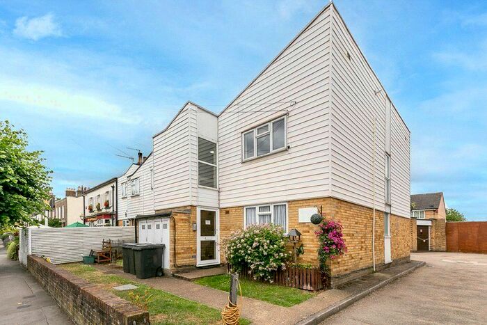 1 Bedroom Flat To Rent In Junction Road, South Croydon, CR2