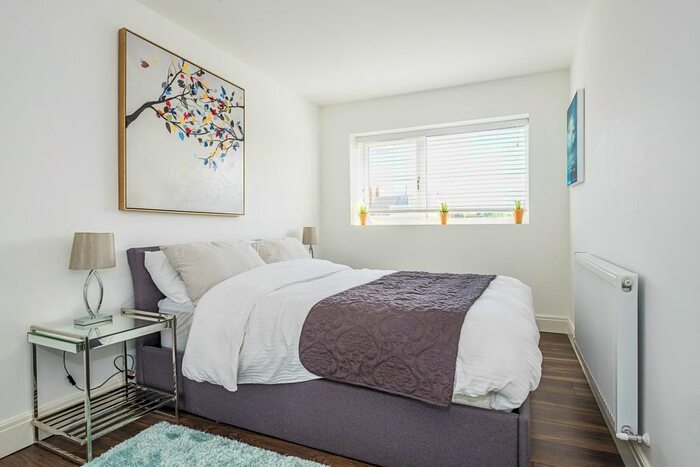 2 Bedroom Flat To Rent In Brondesbury Road, London, NW6
