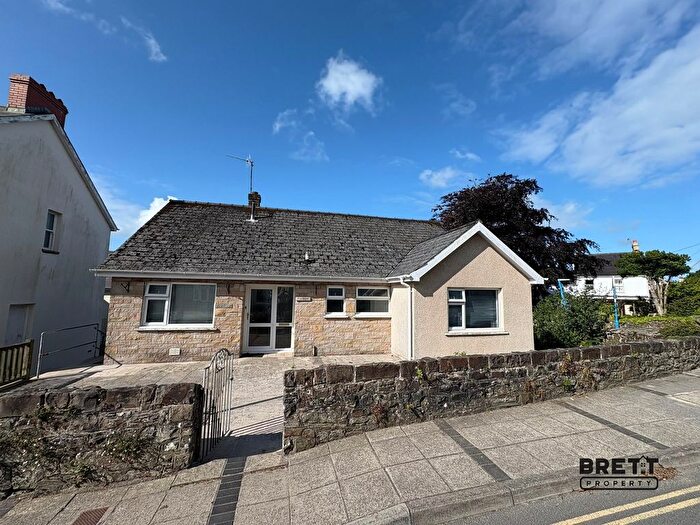 3 Bedroom Detached Bungalow To Rent In Fourways, High Street, Saundersfoot, Pembrokeshire., SA69