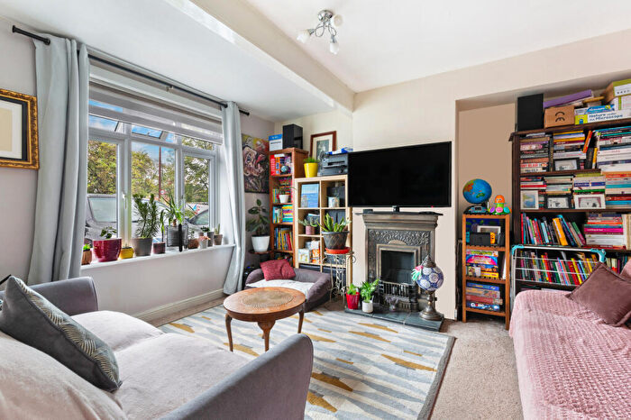 3 Bedroom Terraced House For Sale In Bordesley Road, Morden, SM4