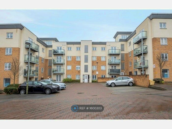 2 Bedroom Flat To Rent In Todd Close, Borehamwood, WD6