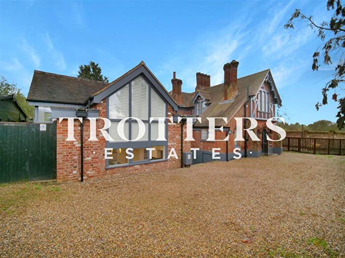 3 Bedroom Detached House For Sale In The Lodge, Horseshoe Hill, Waltham Abbey, Essex, EN9