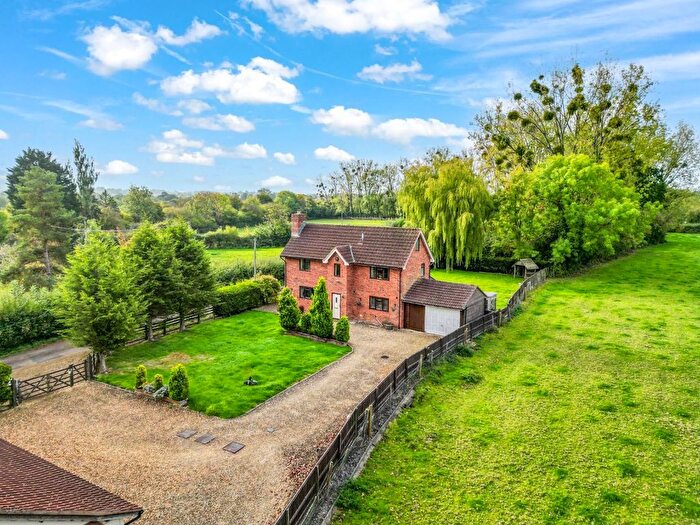 4 Bedroom Detached House For Sale In Wick Road, Stinchcombe, Dursley, GL11