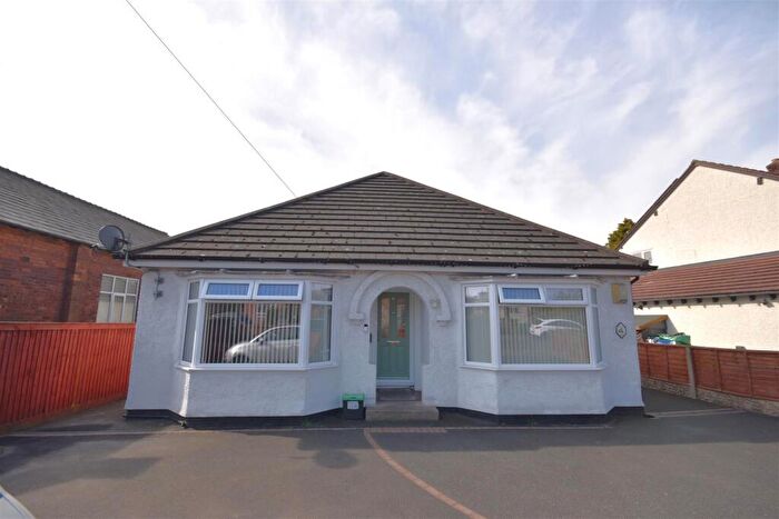 3 Bedroom Detached Bungalow For Sale In Burton Road, Little Neston, Neston, CH64