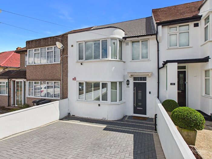 3 Bedroom Terraced House For Sale In Benhurst Gardens, South Croydon, Surrey, CR2