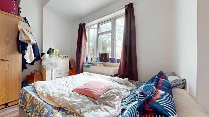 6 Bedroom Semi-Detached House To Rent In Woodberry Grove, Manor House, N4