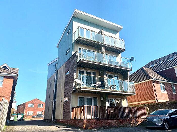 1 Bedroom Apartment To Rent In Freemantle, SO15