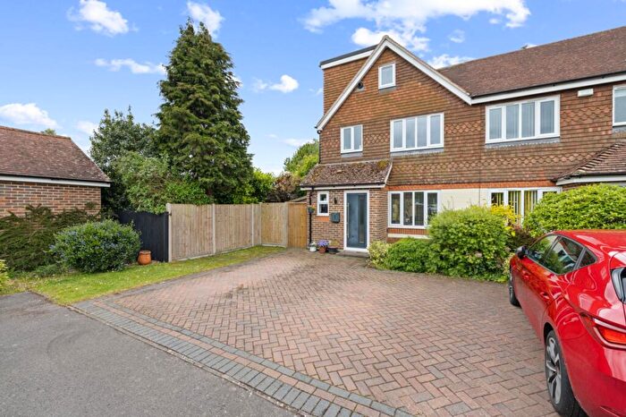 5 Bedroom End Of Terrace House For Sale In Priors Acre, Boxgrove, PO18