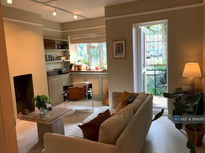 3 Bedroom Flat To Rent In Frampton Park Road, London, E9