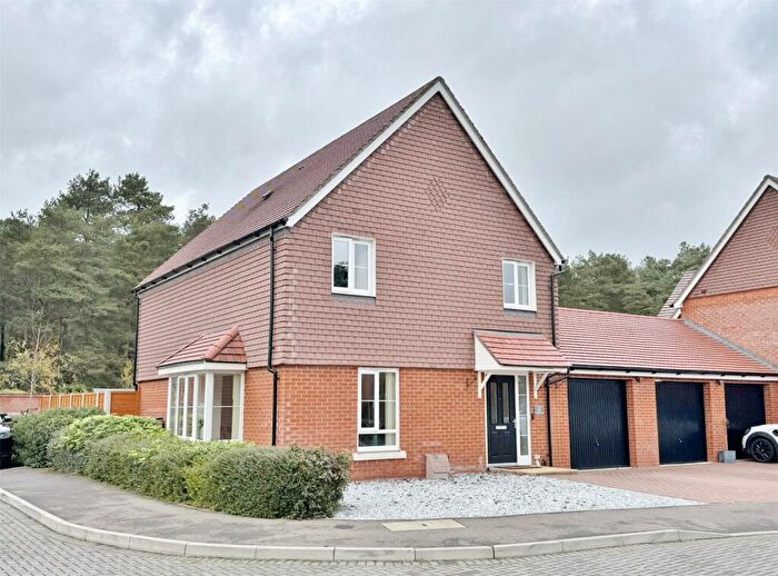 4 Bedroom Detached House For Sale In Heather Gardens, Verwood, Dorset, BH31