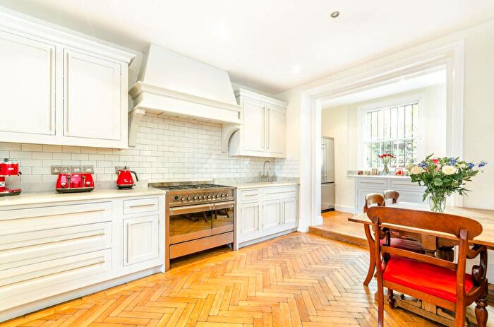 4 Bedroom Semi-Detached House To Rent In Junction Road, Tufnell Park, London, N19