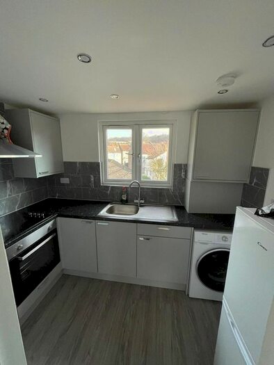 Studio To Rent In Howberry Road, Thornton Heath, CR7