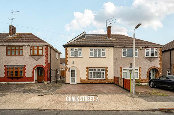 4 Bedroom Semi-Detached House For Sale In Tweed Way, Rise Park, RM1