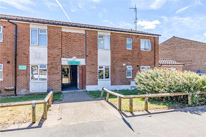 2 Bedroom Flat For Sale In Eden Grove Road, Byfleet, West Byfleet, Surrey, KT14