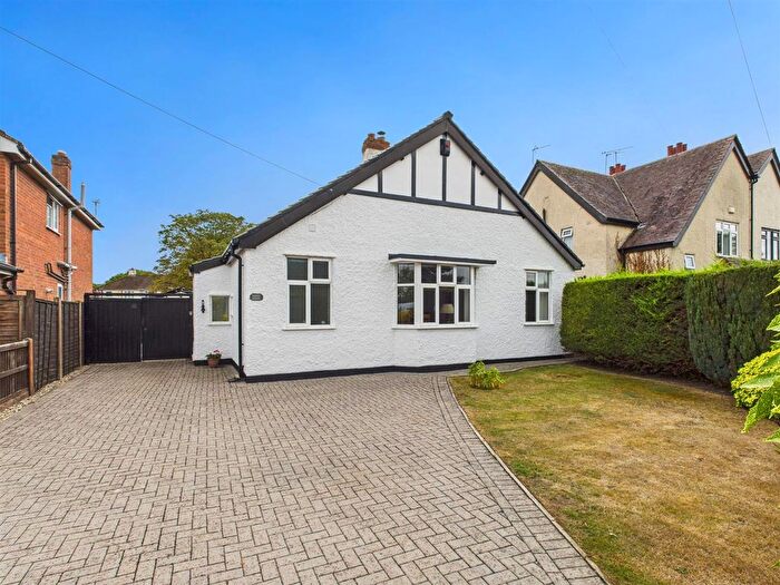 2 Bedroom Detached Bungalow For Sale In Cheltenham Road, Longlevens, Gloucester, GL2